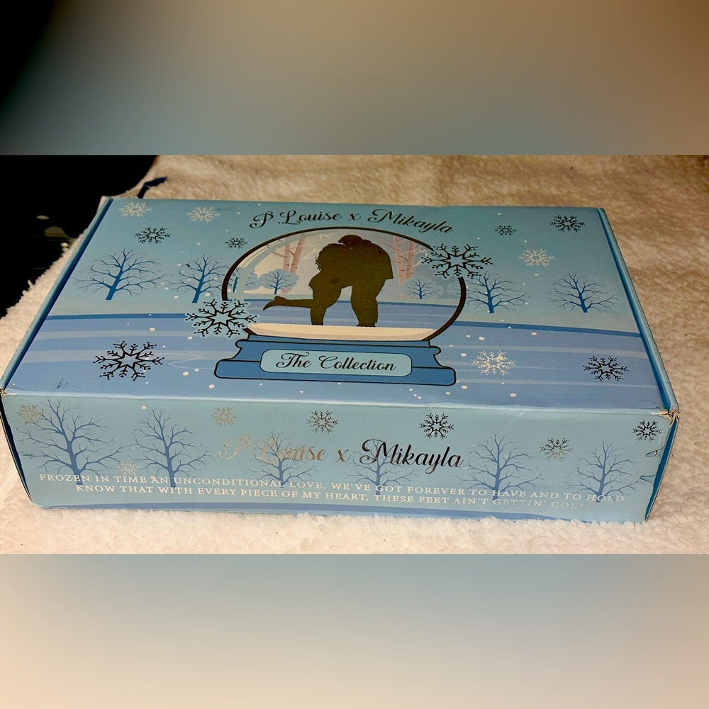Blue Winter-Themed Box